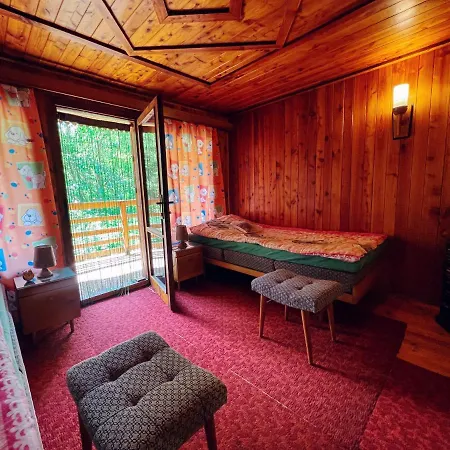 Ferienhaus Hunting Under The Rock And The River Kretinka *