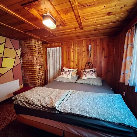 Ferienhaus Hunting Under The Rock And The River Kretinka Bystré