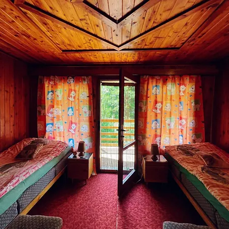 Ferienhaus Hunting Under The Rock And The River Kretinka *
