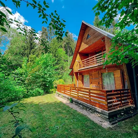 Ferienhaus Hunting Under The Rock And The River Kretinka Bystré